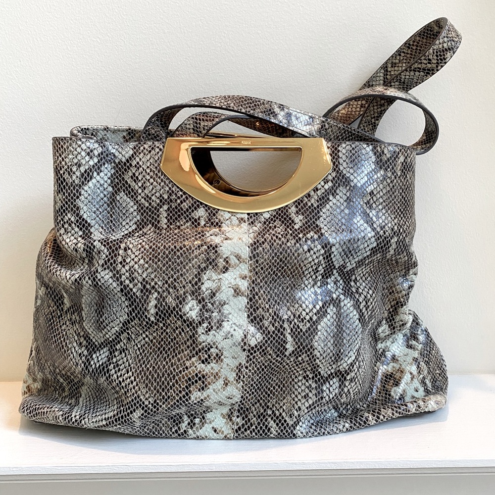 GILI leather purse